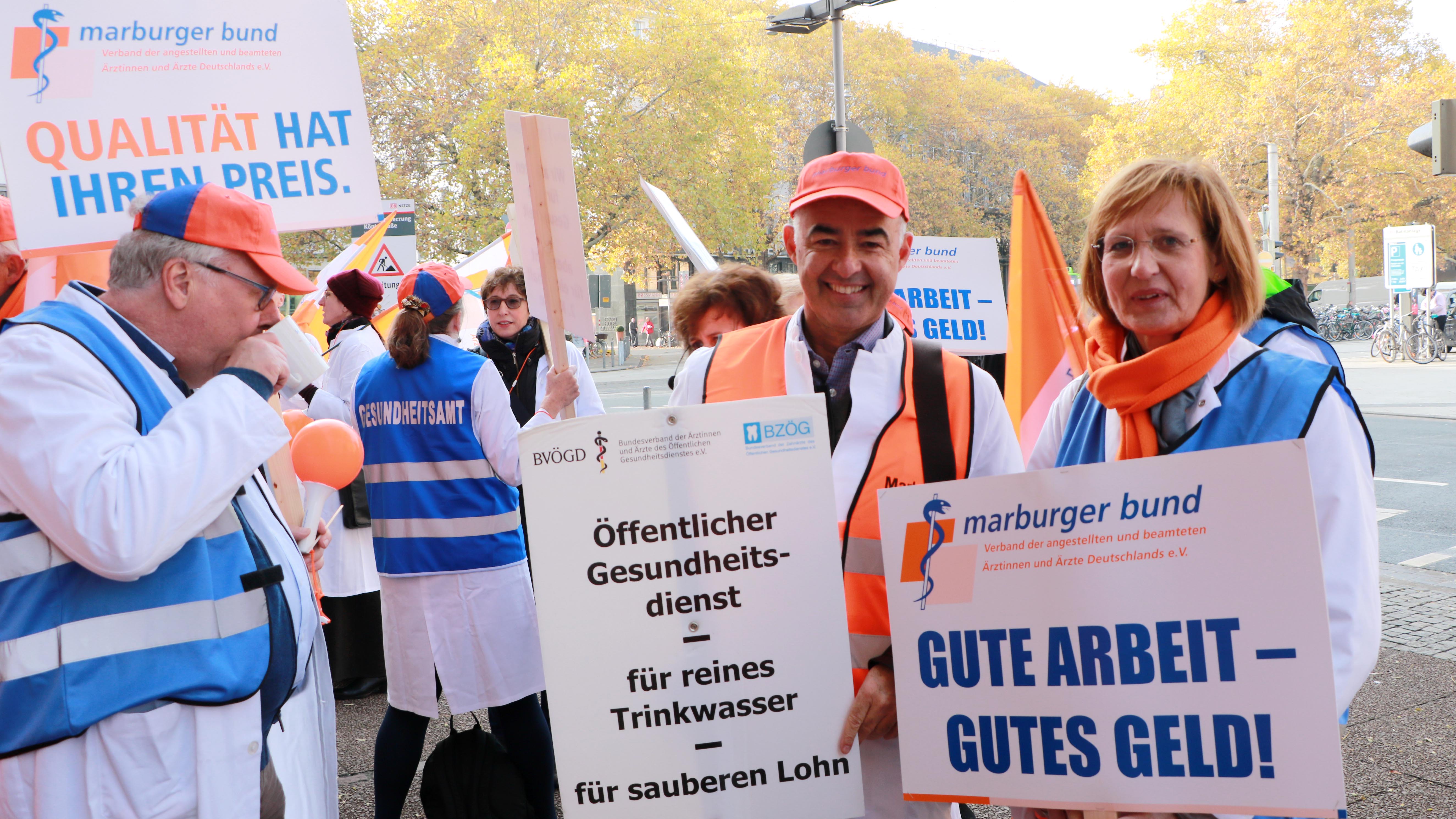 Schluss mit der Ungleichbehandlung. Der TV-Ärzte/VKA soll auch für Ärzte in den Gesundheitsämter gelten. Foto: swa