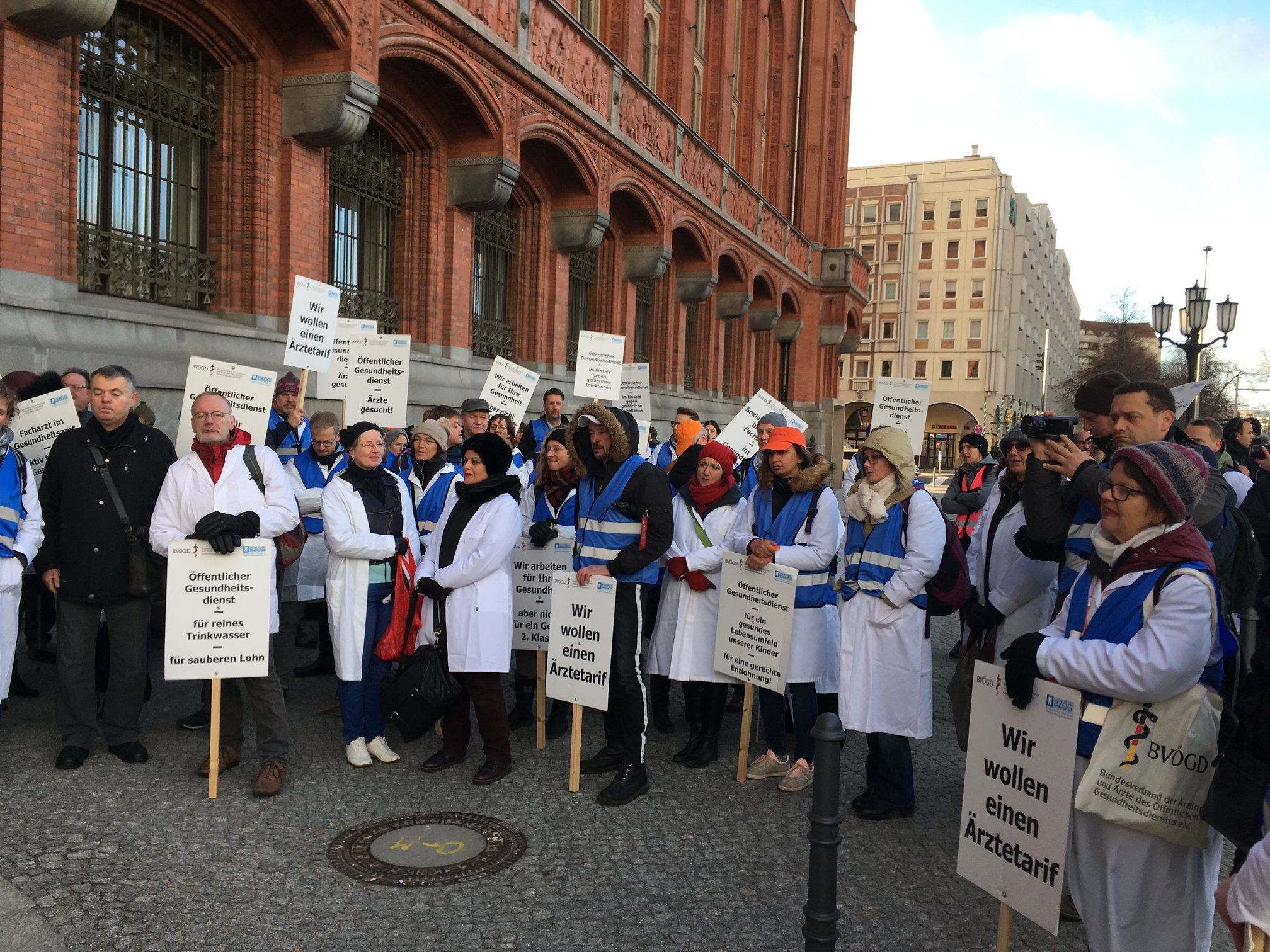 Protest vor dem Roten Rathaus in Berlin