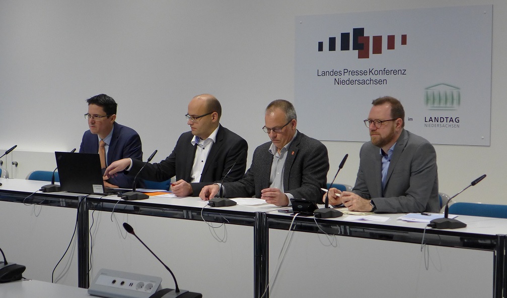 Im Rahmen einer Pressekonferenz präsentierte der MB Niedersachsen die landesspezifischen Ergebnisse des MB-Monitors.