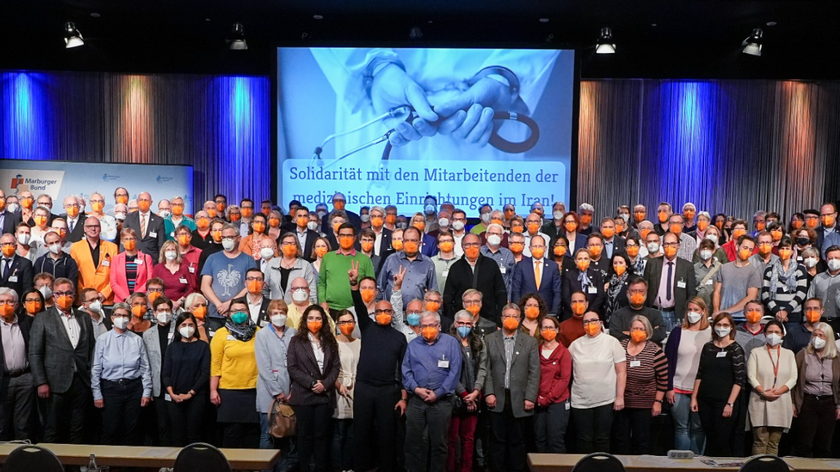 Solidaritätsaktion auf der 140. Hauptversammlung des Marburger Bundes Solidaritätsaktion auf der 140. Hauptversammlung des Marburger Bundes