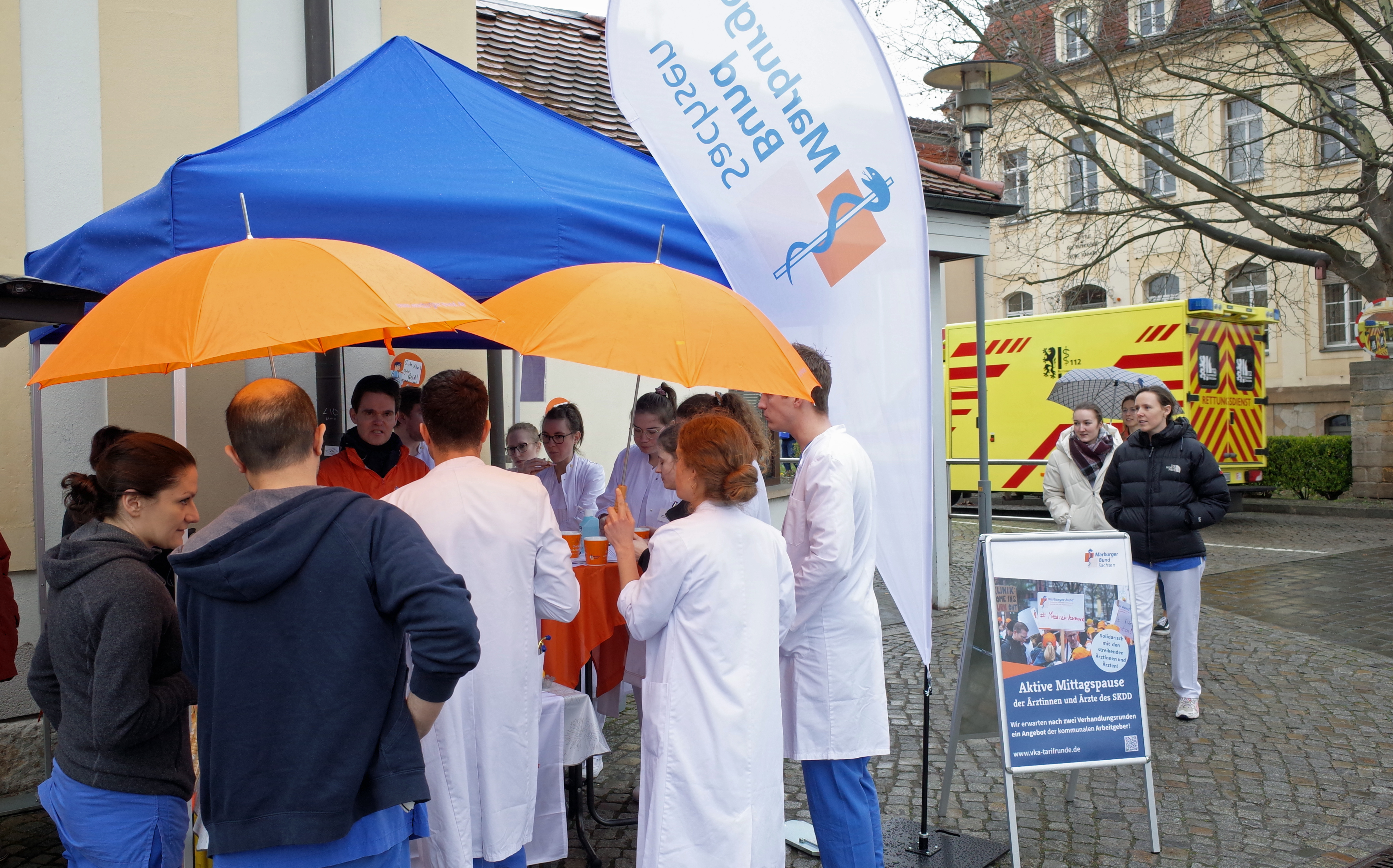 Aktive Mittagspause des Marburger Bundes Sachsen am 30. März am Standort Friedrichstadt des Städtischen Klinikums Dresden. Bild: MB Sachsen/Dolk 