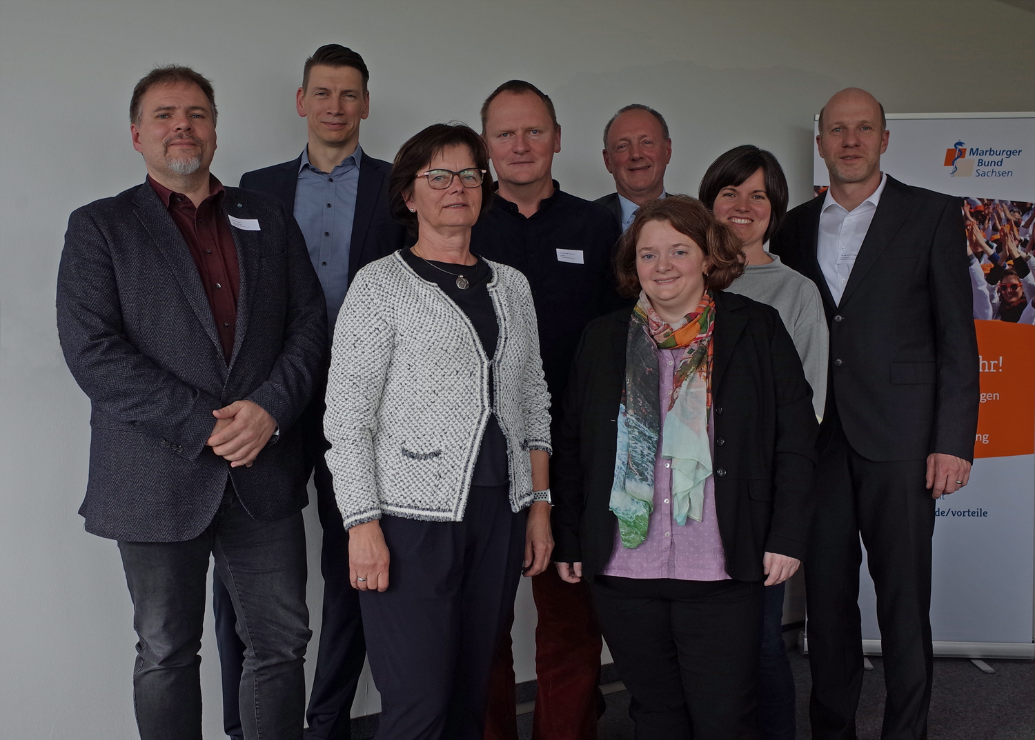 V.l.n.r.: Torsten Lippold (1. Vorsitzender MB Sachsen), Dirk Köcher (Vorsitzender Ausschuss Krankenhausorganisation KGS), Dipl.-Med. Petra Albrecht (Vizepräsidentin SLÄK), Dr. Peter Schreiter (Beisitzer Landesvorstand MB Sachsen), Dr. Michael Schulte Westenberg (Hauptgeschäftsführer SLÄK), Dr. Sandy Zorn (Beisitzerin Landesvorstand MB Sachsen), Dr. Christin Wendt (Beisitzerin Landesvorstand MB Sachsen) und Dr. Helmut Friedlein (2. Vorsitzender MB Sachsen). Bild: MB Sachsen/Dolk 