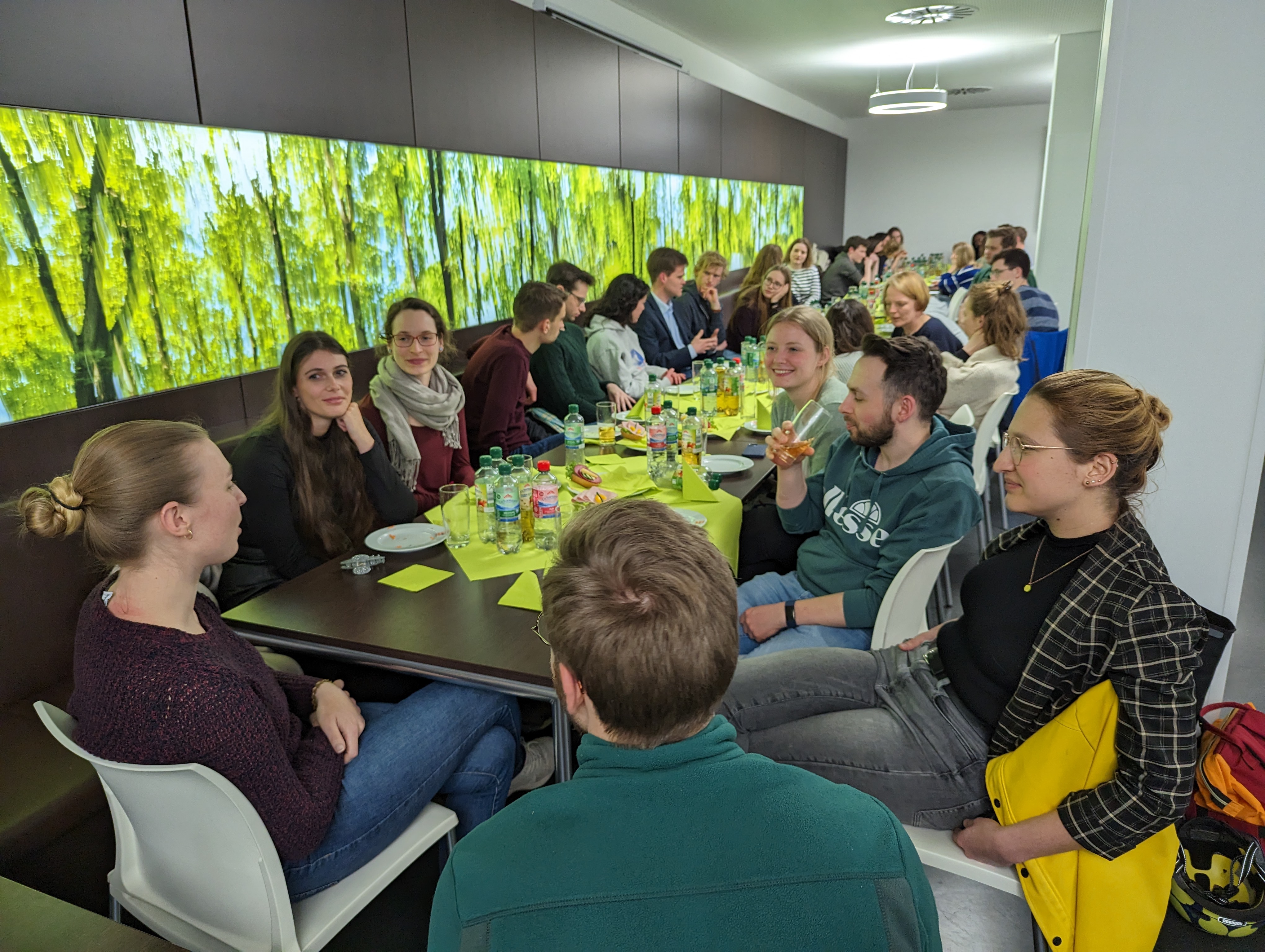 Austausch von PJ-Studierenden mit jungen Ärztinnen und Ärzten beim Mensa-Talk des MB Sachsen am 19. April in Leipzig. Bild: MB Sachsen/Wenzel