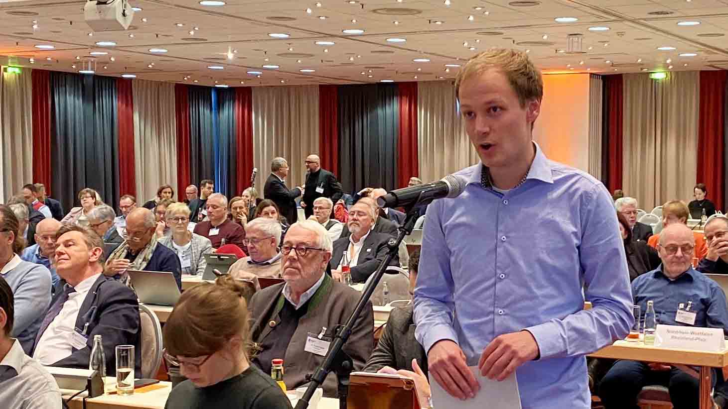 Für eine wahrnehmbare Stimme der Ärzt*innen in Weiterbildung machte sich Jan Galuska stark. Foto: Hübner Für eine wahrnehmbare Stimme der Ärzt*innen in Weiterbildung machte sich Jan Galuska stark. Foto: Hübner