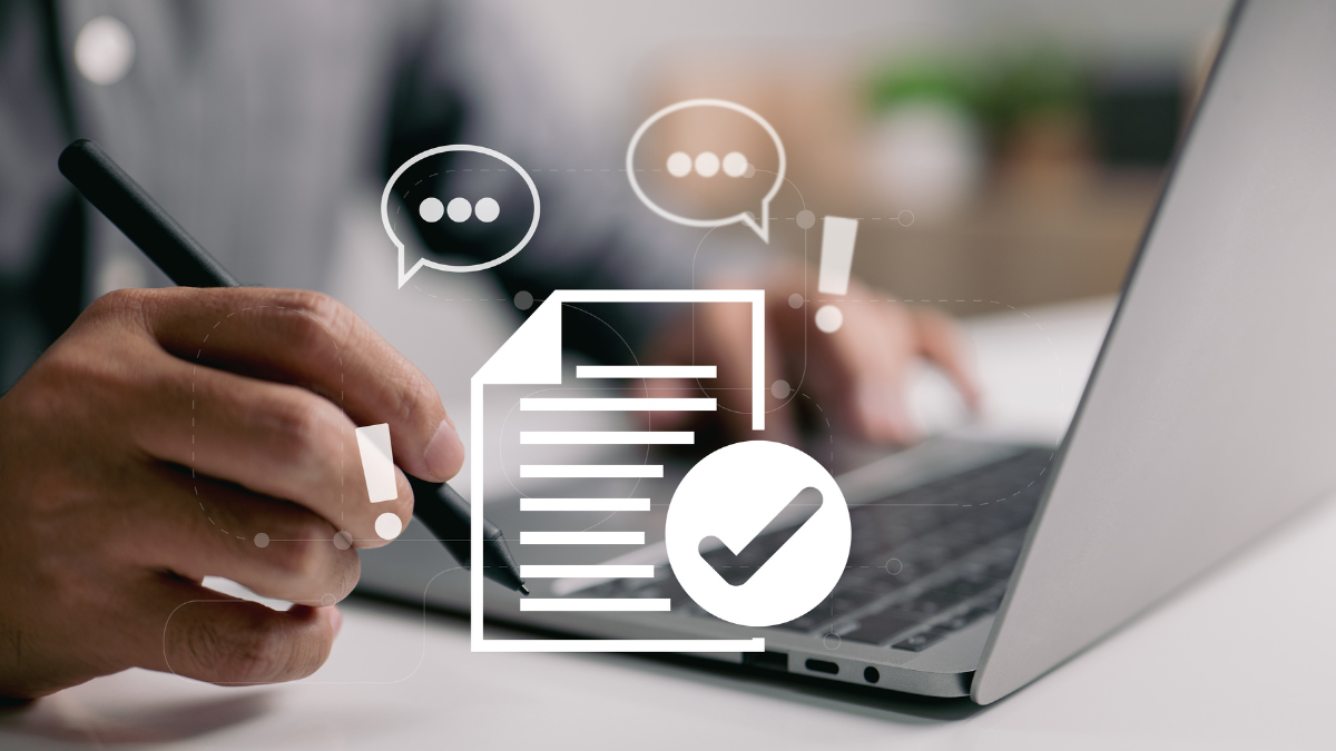 Vertrag-Icon und Laptop © Rido via Canva