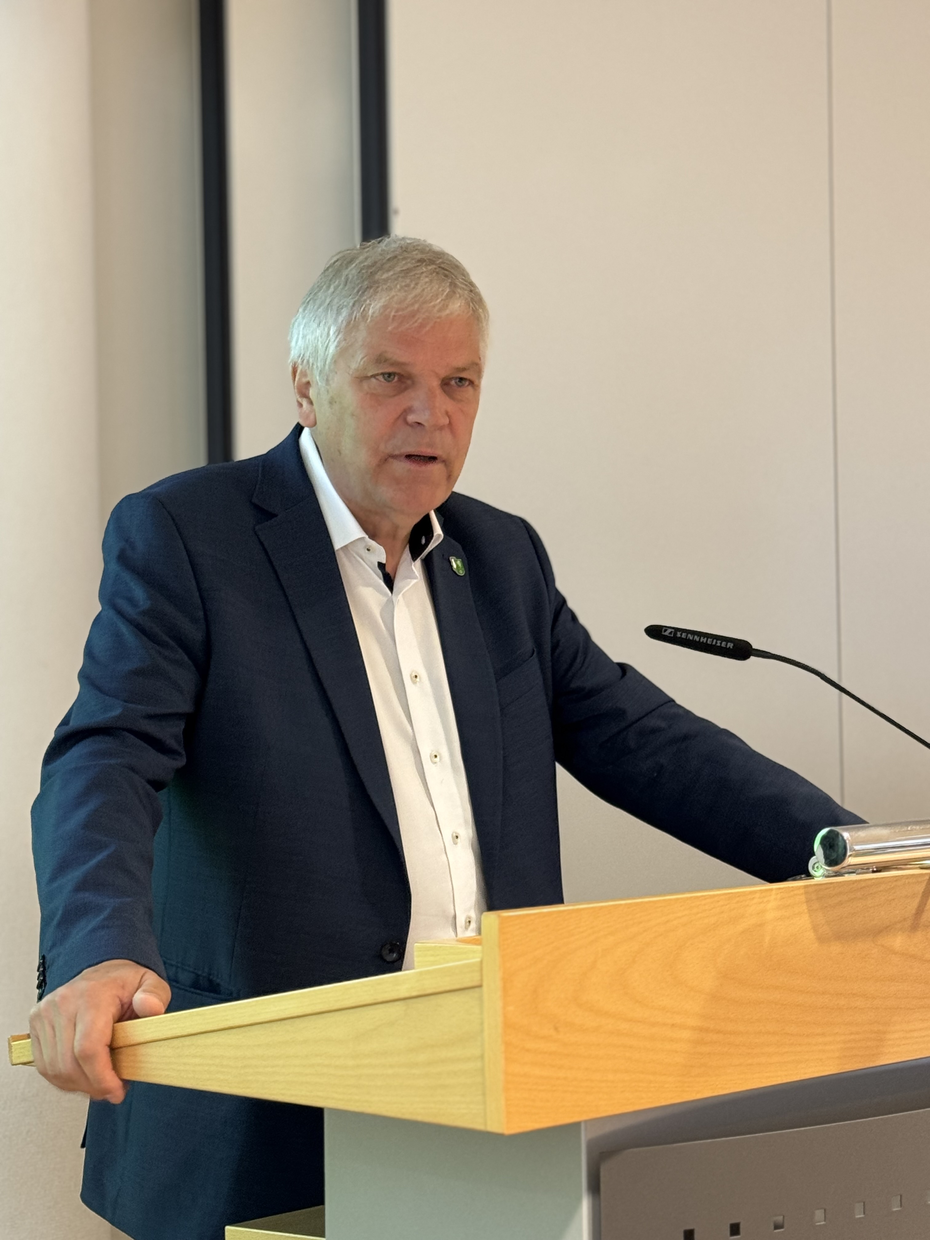 Kammerpräsident Dr. med. Hans-Albert Gehle blickte in der 4. Kammerversammlung zurück auf den 129. Deutschen Ärztetag.