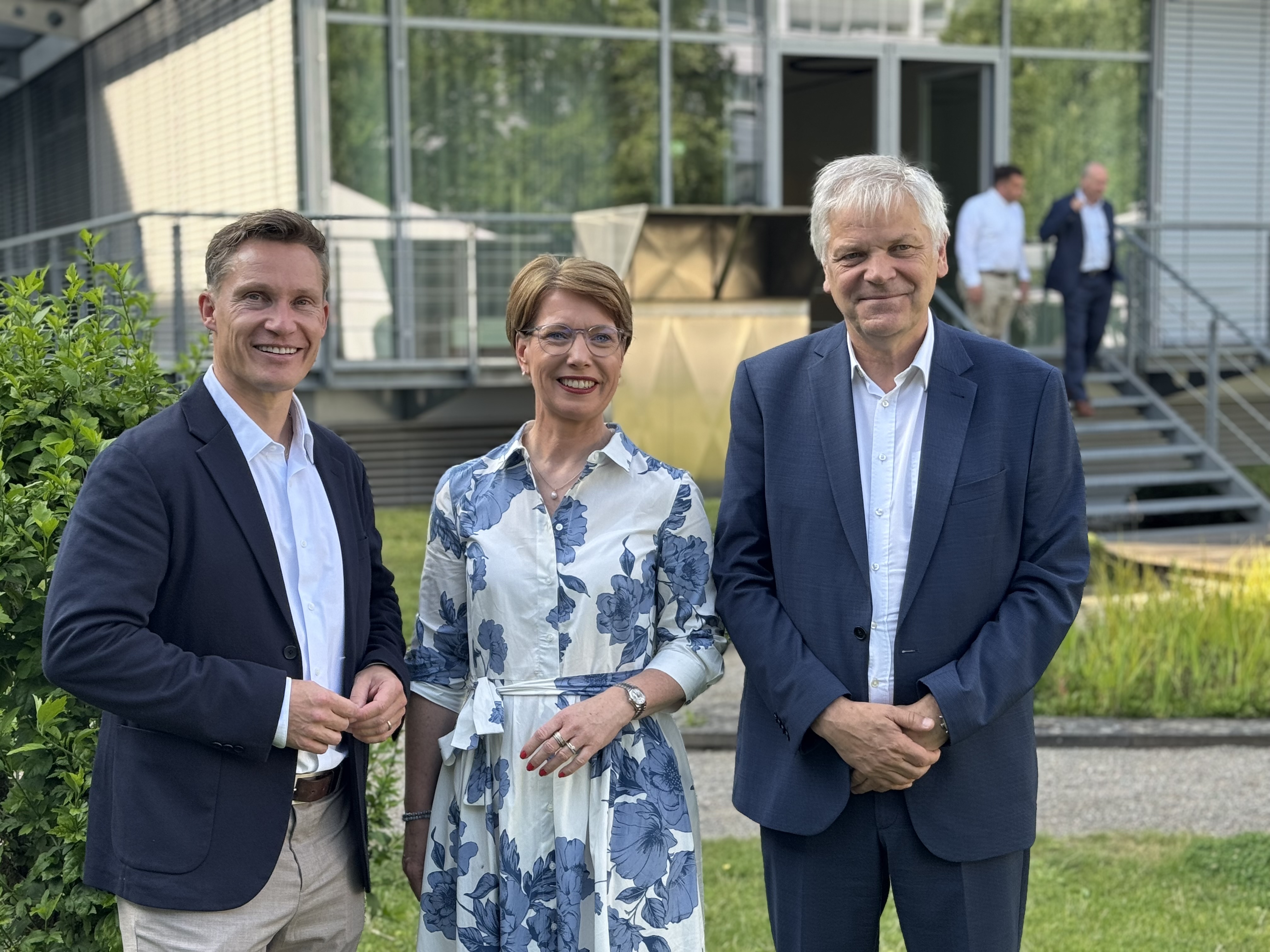 ÄKWL-Präsident Dr. med. Hans-Albert Gehle begrüßte Münsters Polizeipräsidentin Alexandra Dorndorf und Polizeioberrat Andre Niewöhner.
