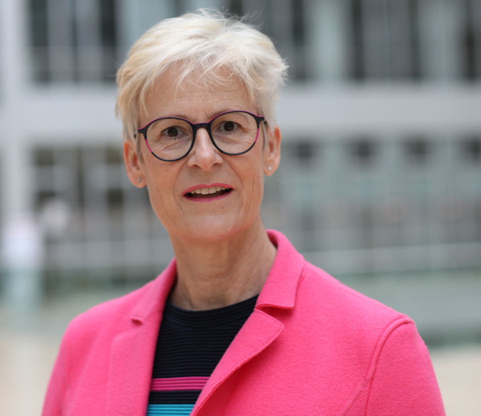 Eleonore Zergiebel lenkt den Blick auf die tatsächlichen Ursachen für den absoluten und relativen Fachkräftemangel.