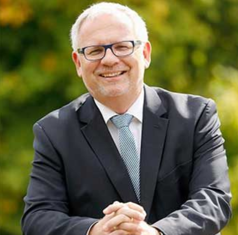 Der Vorsitzende der Krankenhausgesellschaft Rheinland-Pfalz, Landrat Hans-Ulrich Ihlenfeld, kritisiert die im Kabinett beschlossenen Sparplänen der Bundesregierung.