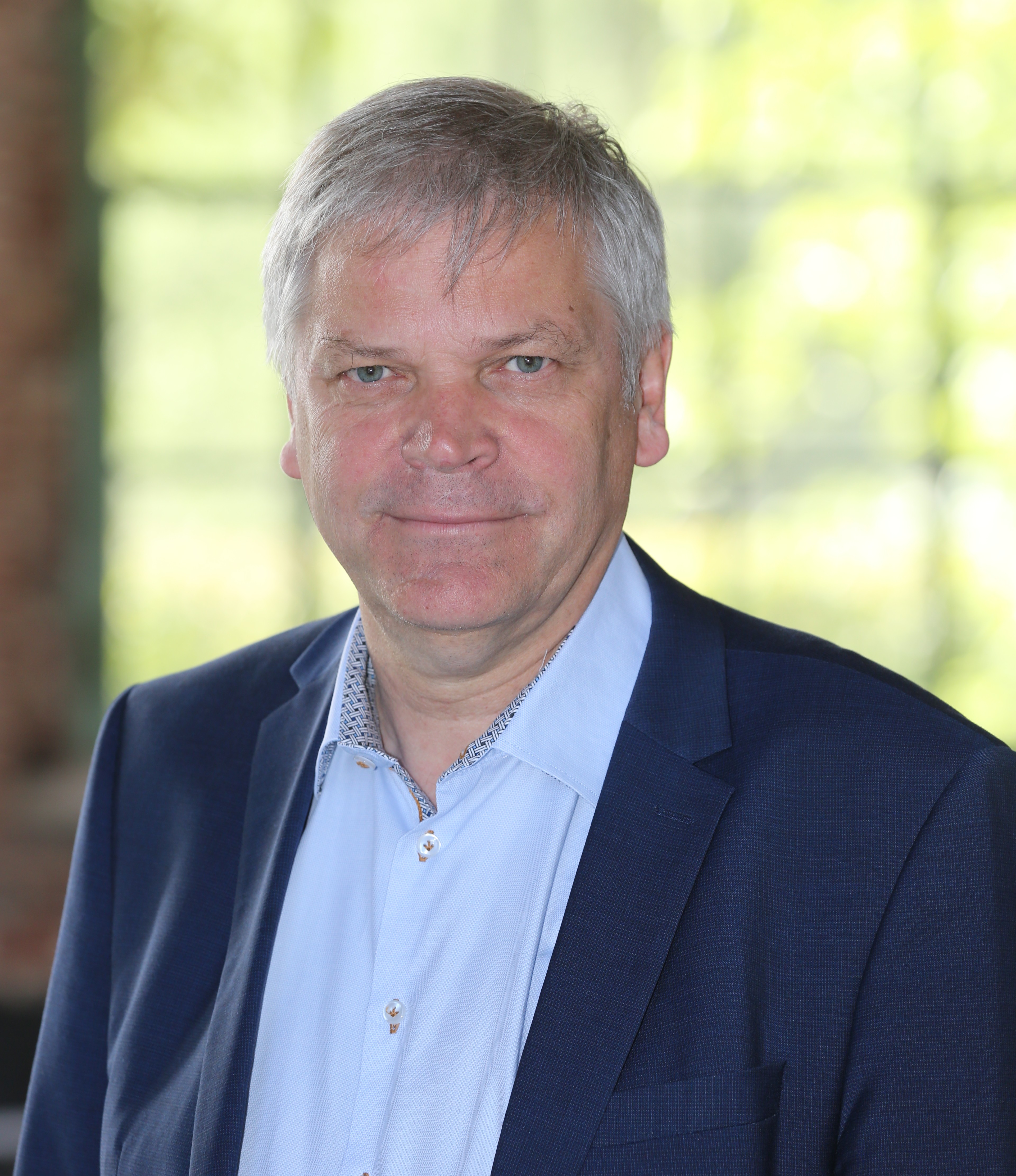 Dr. med. Hans-Albert Gehle: "Die Ärztinnen und Ärzte an katholischen Kliniken sind empört, weil sie im Gegensatz zu Ihren Kolleginnen und Kollegen an kommunalen Kliniken 16 Monate keine vierprozentigen Gehaltssteigerung erhalten sollen.