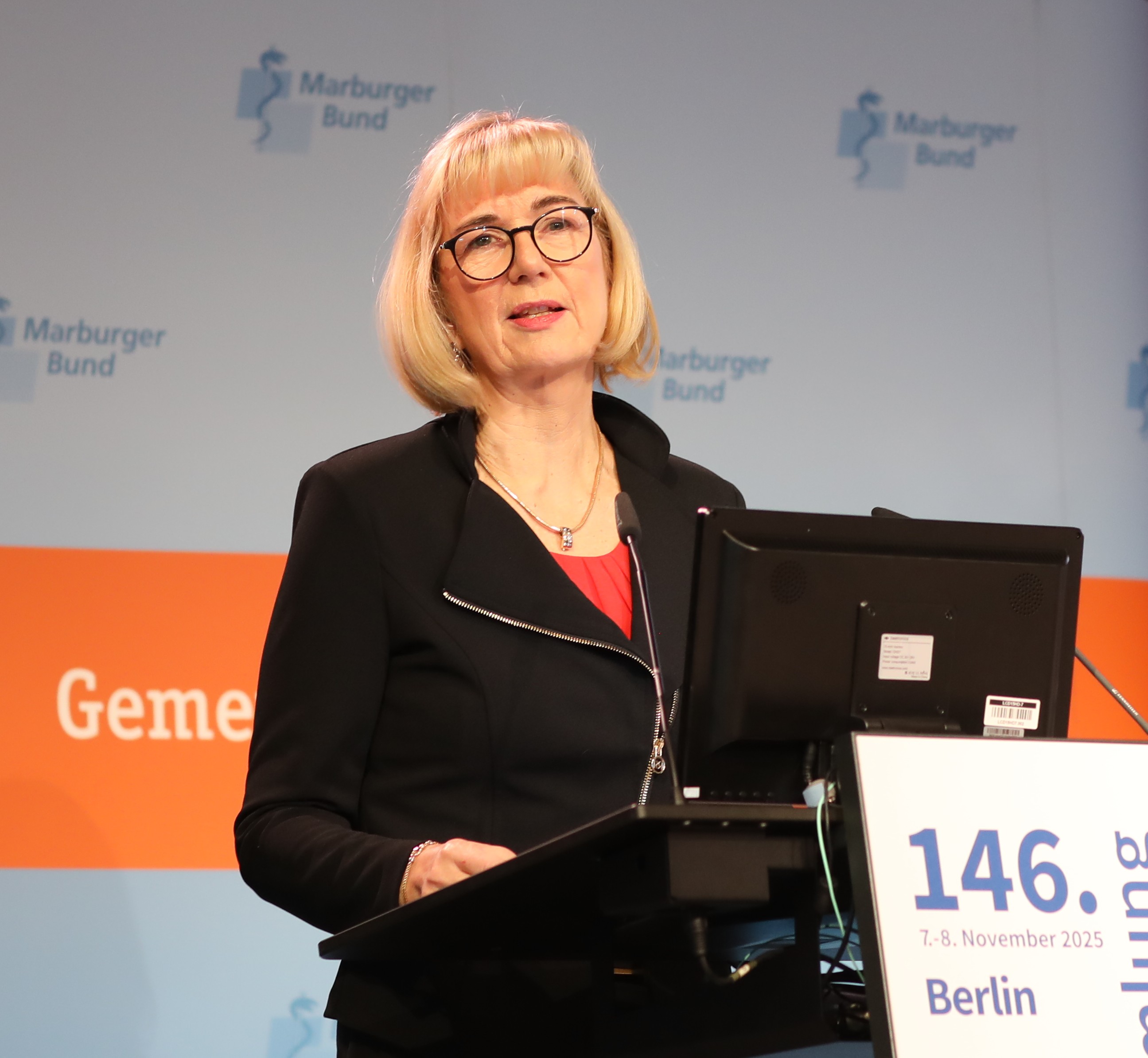 Dr. med. Susanne Johna kritisiert die Reform des Arbeitszeitgesetzes als ein Eingriff in die Tarifautonomie. 