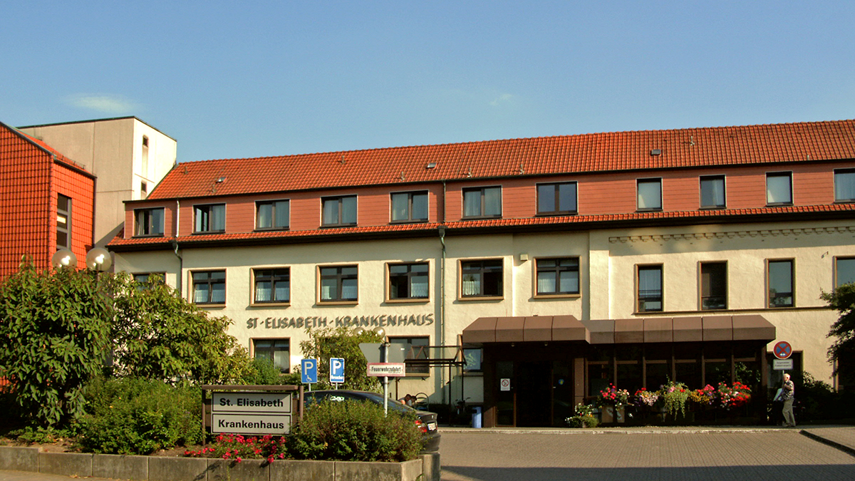 Der Marburger Bund unterstützt seine Mitglieder am insolventen St. Elisabeth-Krankenhaus. Foto: Kirchenfan/wikimedia commons