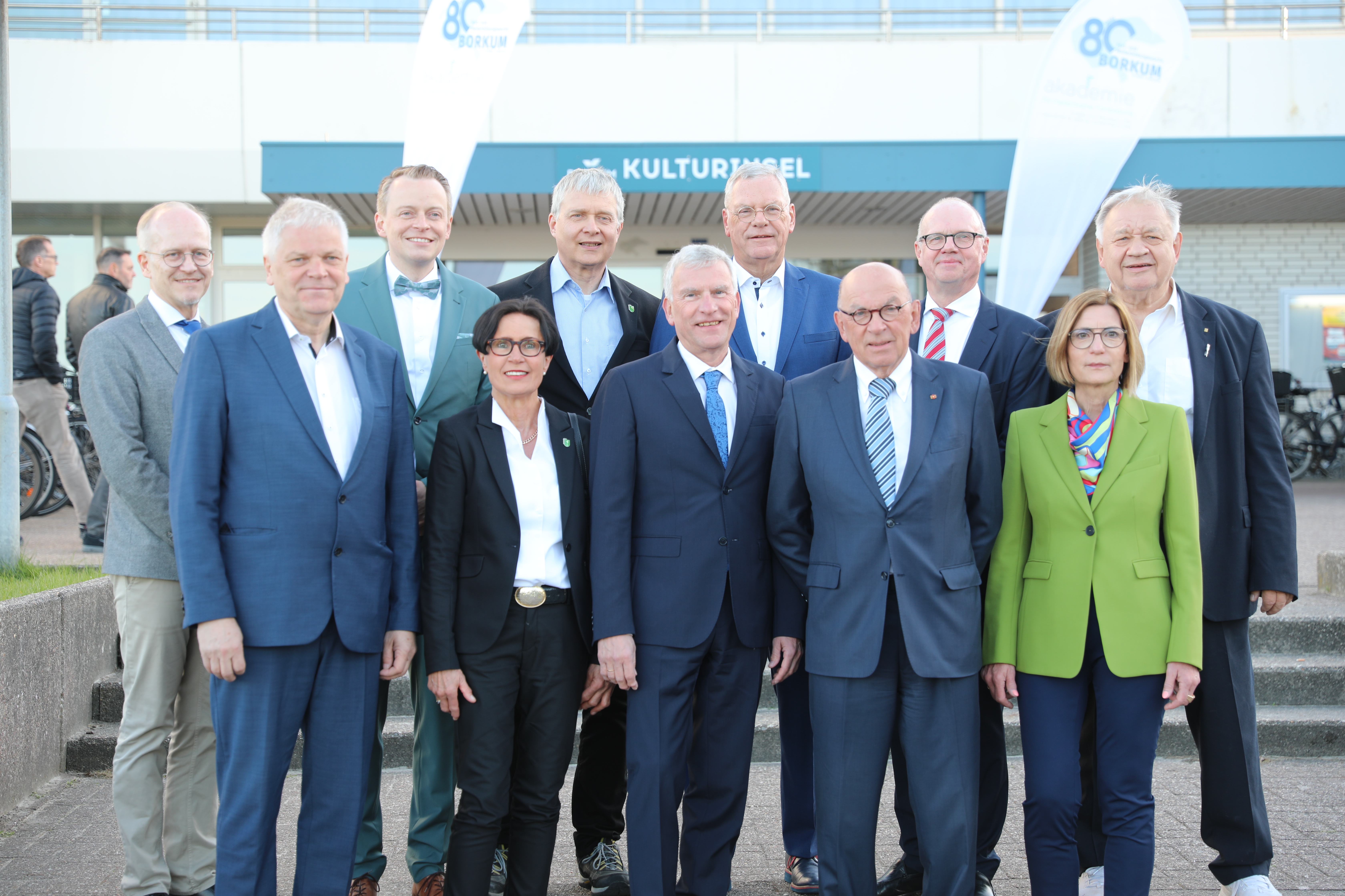 Seit 80 Jahren bietet Borkum ideale Rahmenbedingungen für die ärztliche Fort- und Weiterbildung. Die Akademie für medizinische Fortbildung der ÄKWL und KVWL zeichnet für den Erfolg verantwortlich. Vor der Eröffnung der Jubiläumsveranstaltung trafen sich die Verantwortlichen.