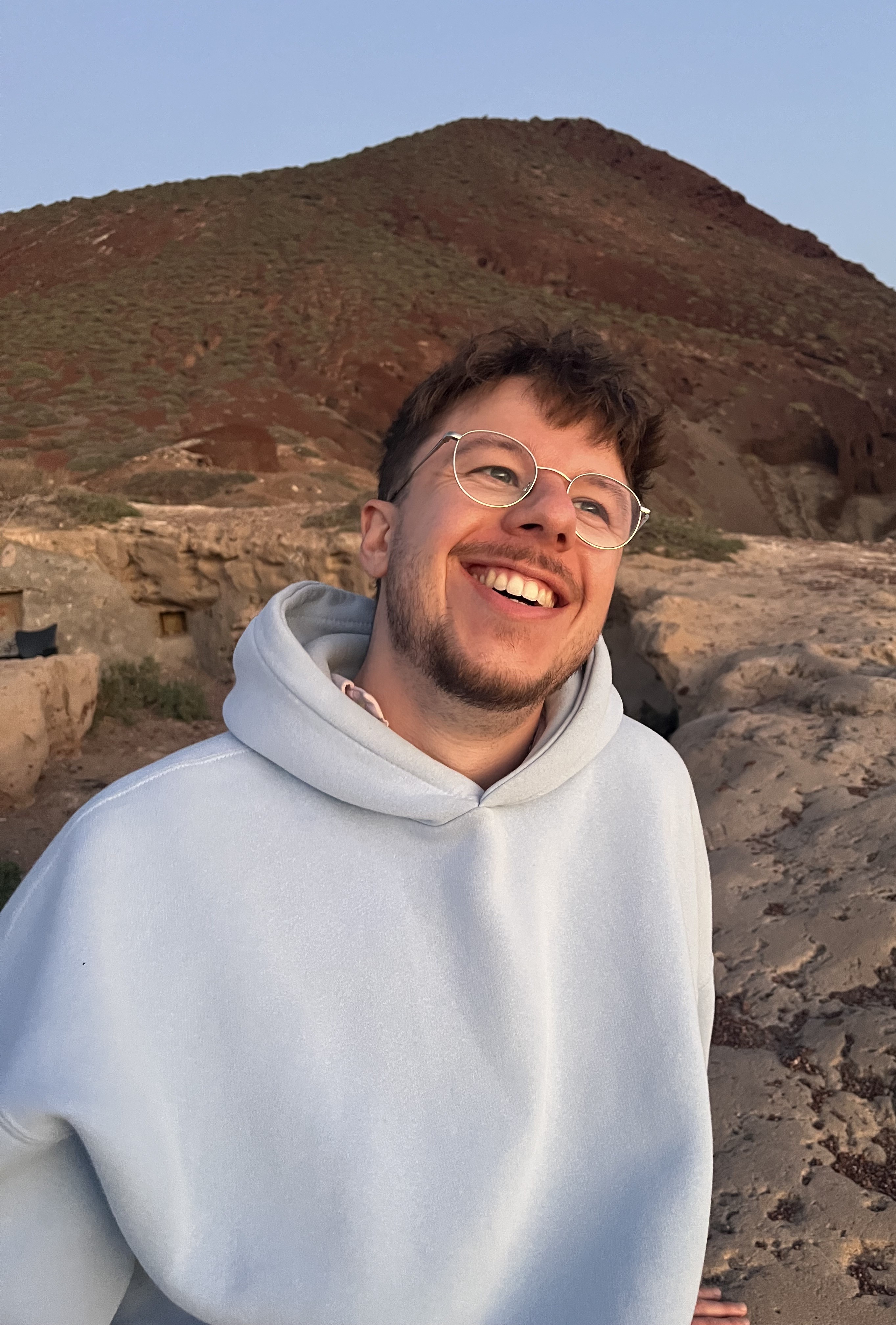 Jonas Beinsen während seiner Famulatur auf Teneriffa – beim Genießen eines Sonnenuntergangs nach Feierabend. Foto: privat