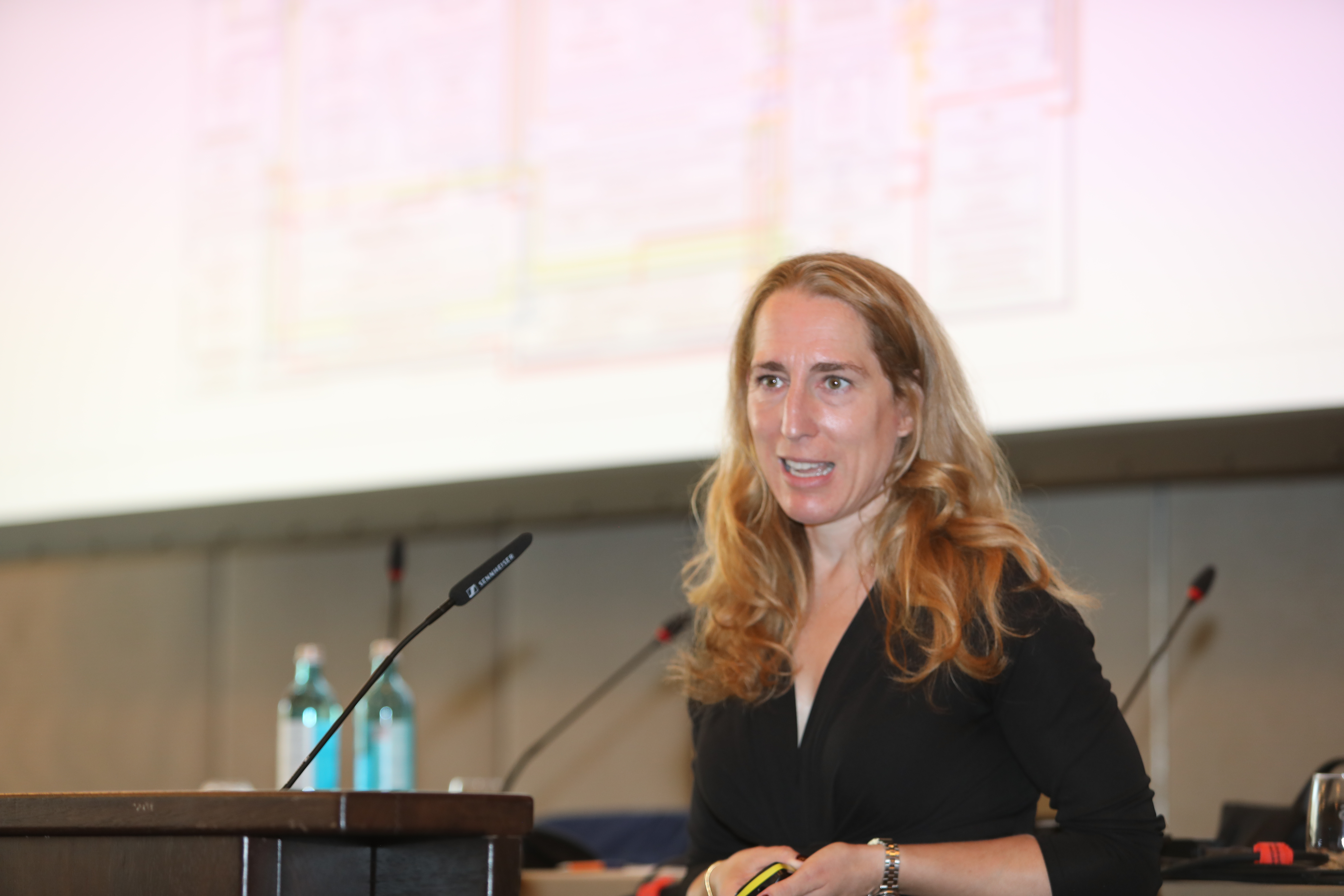 Dr. Julia Nierhoff: Veränderung gelingt nur gemeinsam.