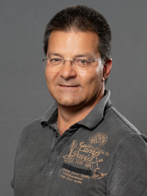 Dr. Andreas Hölscher