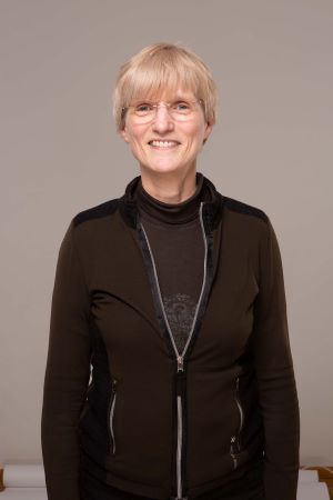 Dr. Marianne Probst