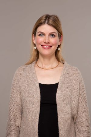 Dr. Lisa Saternus