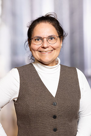 Dr. Sylvia Hakimpour-Zern
