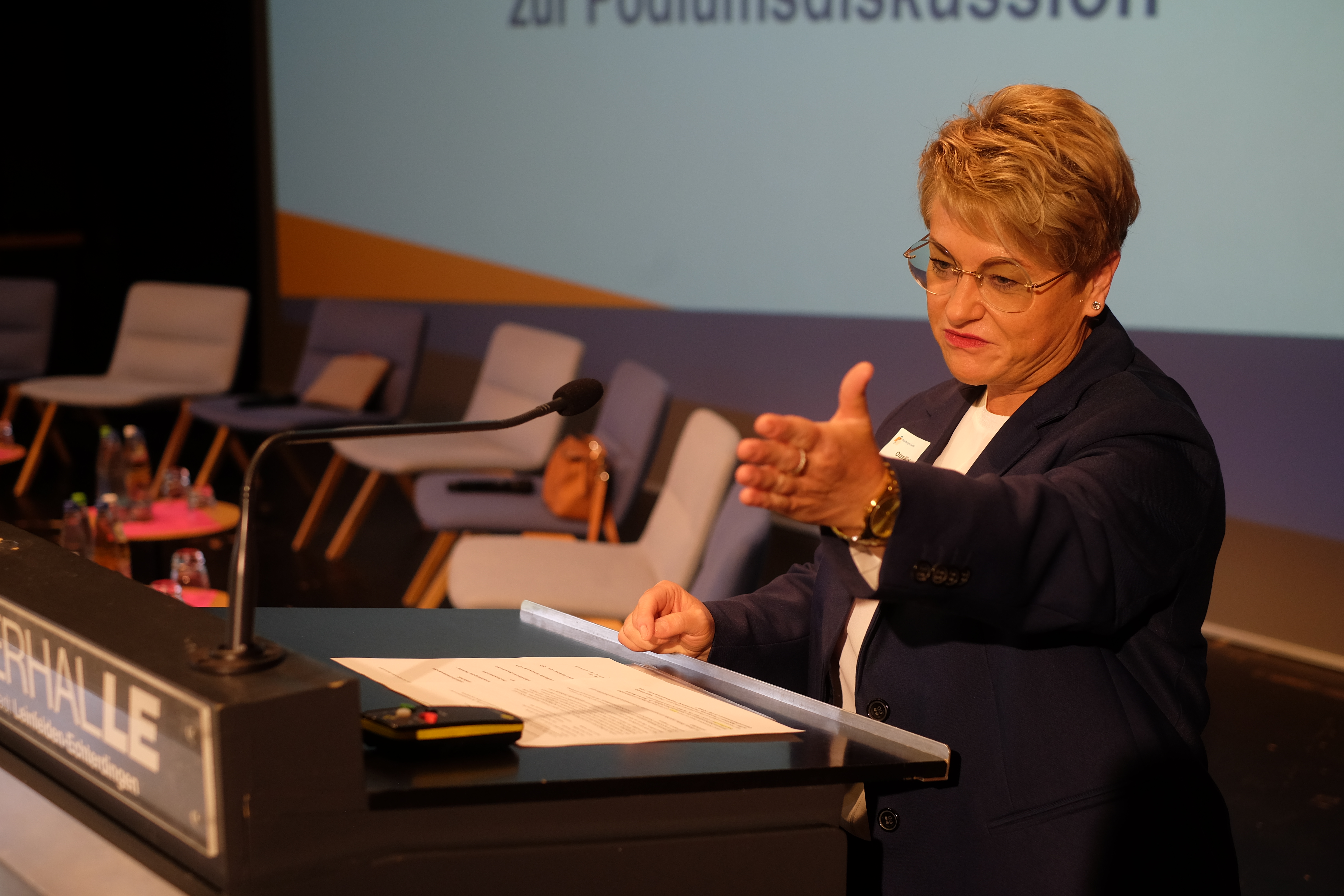 Ottmüller bei ihrem Vortrag zu den Aktivitäten im Jahr 2022