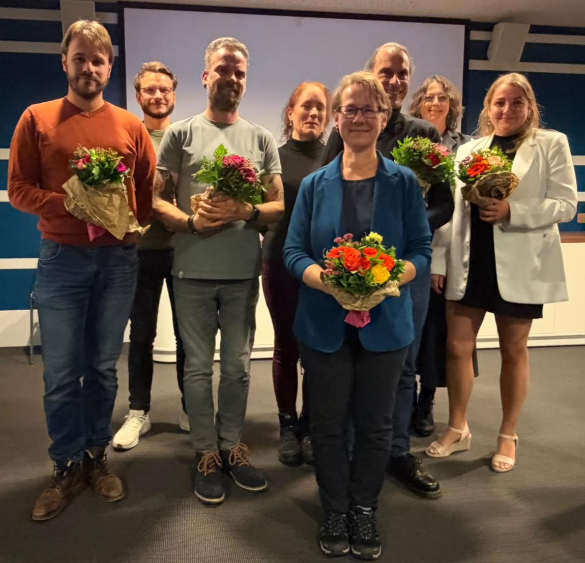 Lennart Wetenkamp (Beisitzer) Dr. Bastian Wenke (Beisitzer) Dr. Christoph Wittke (2. Stellvertreter) Dr. Steffi Falk (Kassenprüferin) Dr. Claudia Hellweg (Vorsitzende) Volker Steinhagen (1. Stellvertreter) Dr. Angela Alms (Kassenprüferin) Maria Tschirner (Beisitzerin)