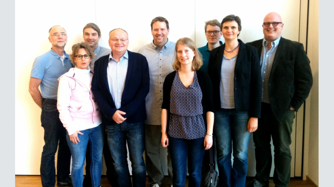 v.l.n.r. Dr. Jürgen Kußmann, Dr. Anja Schaible, Dr. Christoph Janke, Prof. Dr. Dr. Christof Hofele, Carsten Mohrhardt, Annika Gutzmann, Mathias Körner, Agnes Trasselli, Benjamin Breckwoldt, Foto von Sandra Bigge v.l.n.r. Dr. Jürgen Kußmann, Dr. Anja Schaible, Dr. Christoph Janke, Prof. Dr. Dr. Christof Hofele, Carsten Mohrhardt, Annika Gutzmann, Mathias Körner, Agnes Trasselli, Benjamin Breckwoldt, Foto von Sandra Bigge