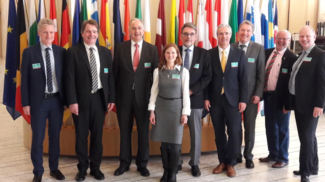 v.l.n.r. Dr. Melcop, Vizepräsident Bundespsychotherapeutenkammer, Dr. Munz, Präsident Psychotherapeutenkammer BW, Dr. Hanke, Präsident Landesapothekerkammer BW, Frau Laubscher, Vizepräsidentin Landesapothekerkammer BW, Dr. Tomppert, Präsident, Präsident Landeszahnärztekammer BW, Dr. Fabian, Vizepräsident Landesärztekammer BW, Dr. Struß, Vizepräsident Landeszahnärztekammer BW, Dr. Steidl, Präsident Landestierärztekammer BW, Dr. Clever, Präsident Landesärztekammer BW