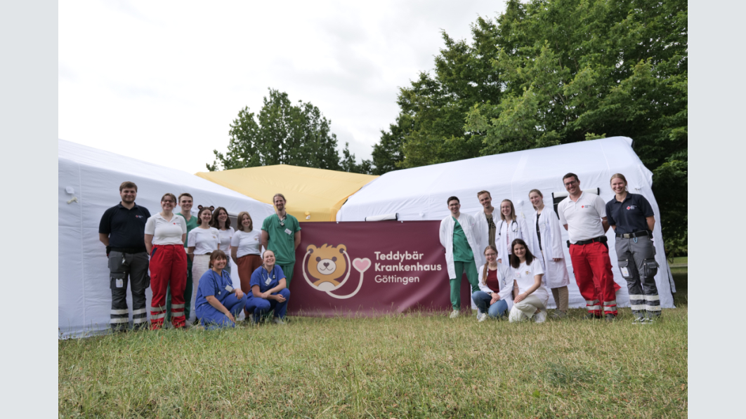 Über 840 Kuscheltiere an zwei Tagen behandelt: Danke an alle TeddyDocs für euren tollen und wichtigen Einsatz! Foto: Paviel Schertzer