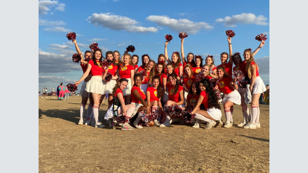 Sorgten für ordentlich Stimmung: Die Göttinger Cheerleaderinnen. Foto: privat Sorgten für ordentlich Stimmung: Die Göttinger Cheerleaderinnen. Foto: privat