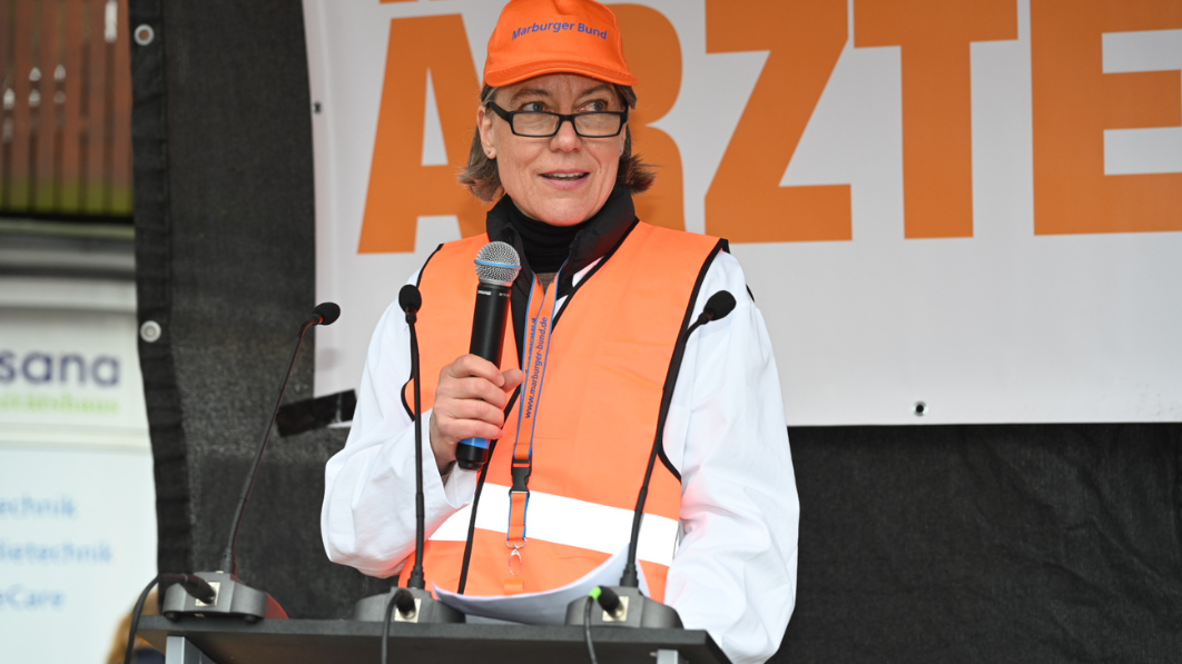 Franziska Schlosser, Mitglied der Verhandlungskommission Helios