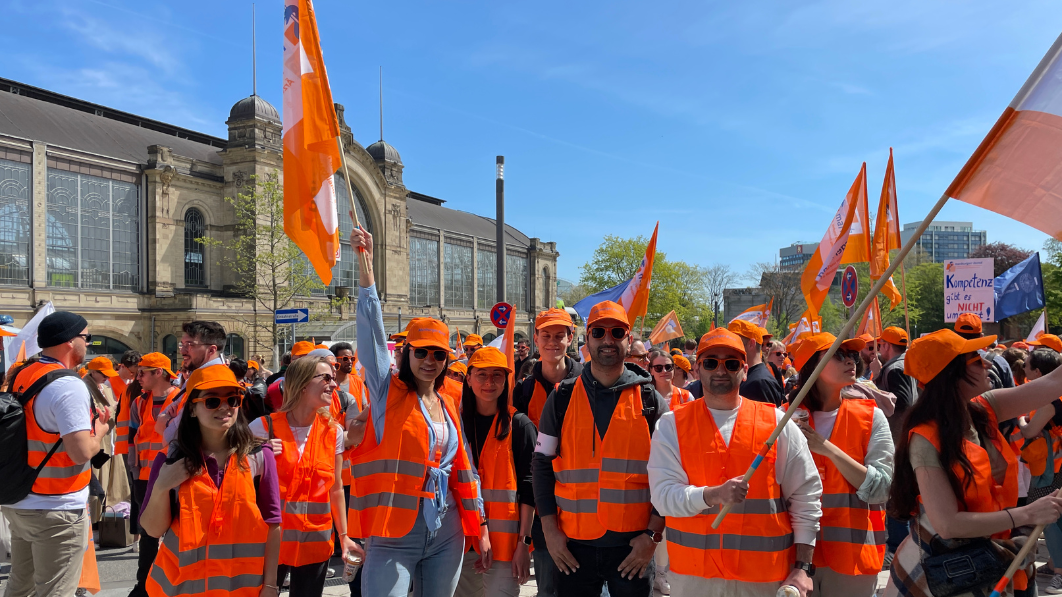 Medizinstudierende auf der Kundgebung in Hamburg