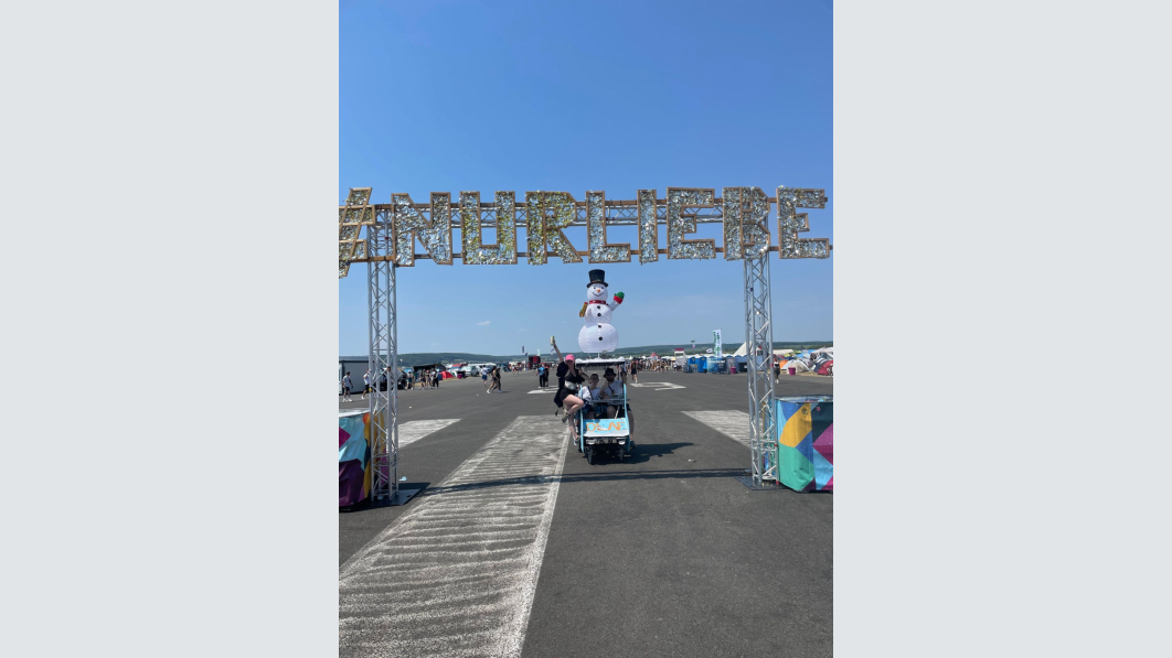 Mit „O L A F“ ganz vorne dabei: Das Medi-Fahrzeug aus Oldenburg! Foto: privat Mit „O L A F“ ganz vorne dabei: Das Medi-Fahrzeug aus Oldenburg! Foto: privat