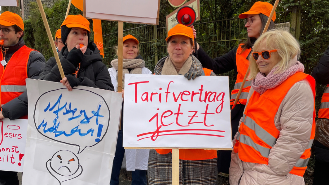 Klare Botschaft: Tarifvertrag jetzt!