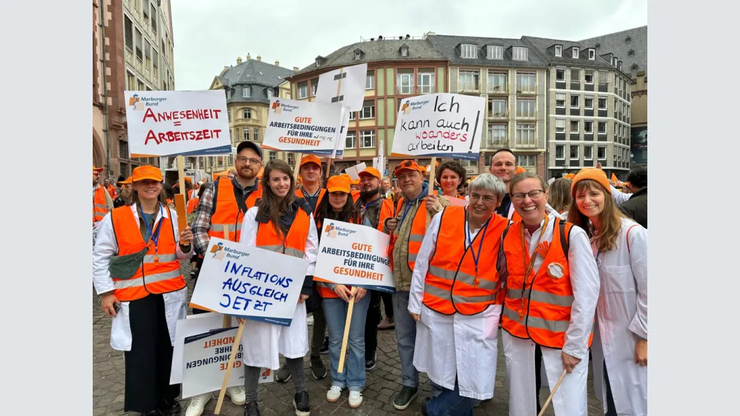 Saarländische Ärztinnen und Ärzte streiken in Frankfurt