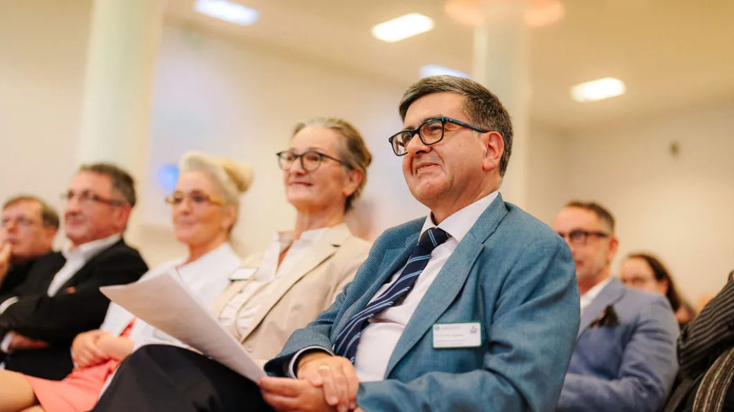 Dr. Hans-Christoph Kühnau bringt Menschen zusammen.