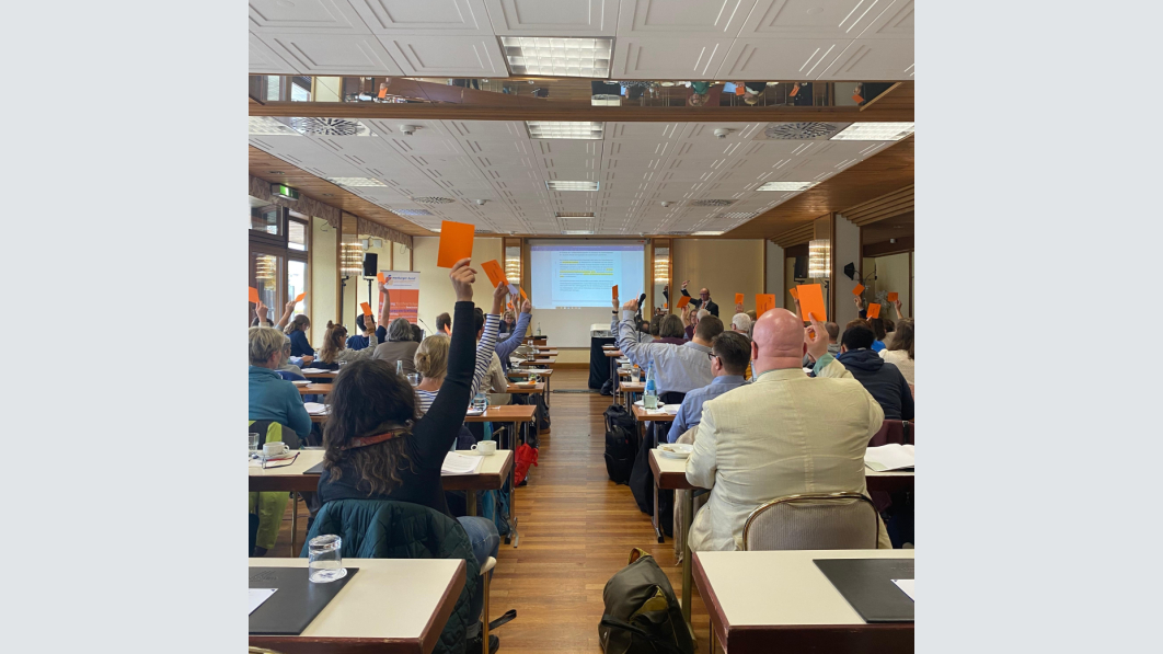 Die Hauptversammlung hat insgesamt über acht Anträge abgestimmt