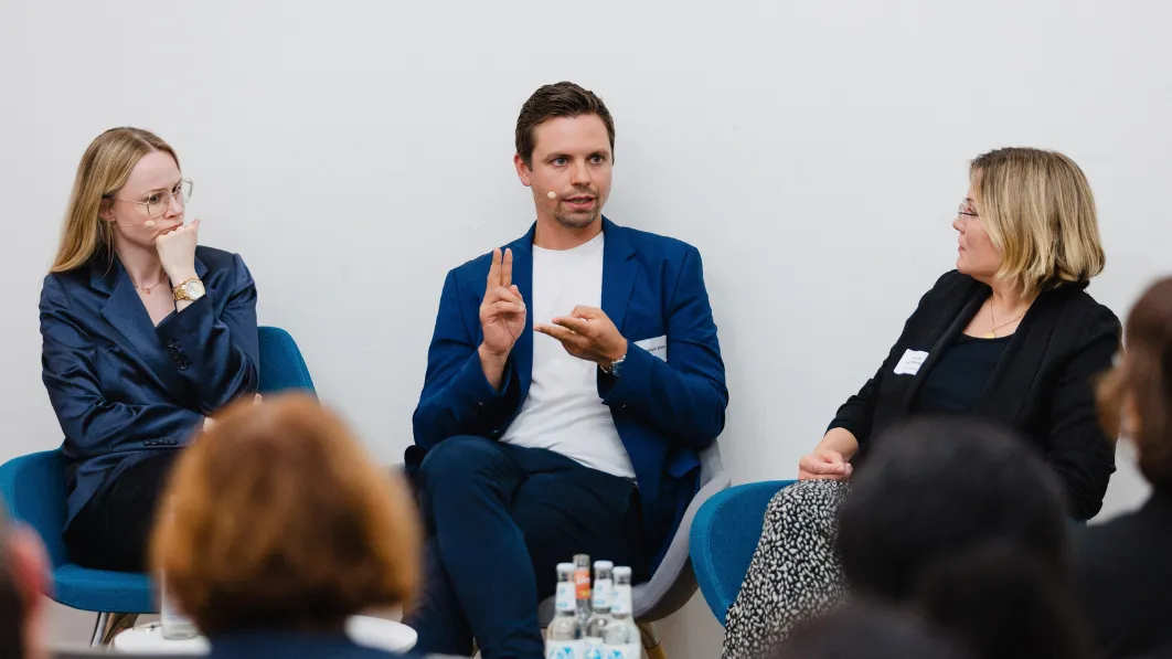 Daria Hunfeld, Dr. Christoph Hillen und Prof. Dr. Iris Kesternich (v.l.)