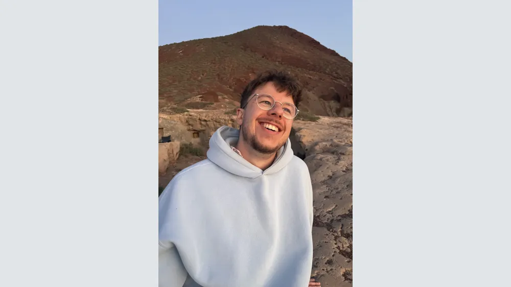 Jonas Beinsen während seiner Famulatur auf Teneriffa – beim Genießen eines Sonnenuntergangs nach Feierabend. Foto: privat