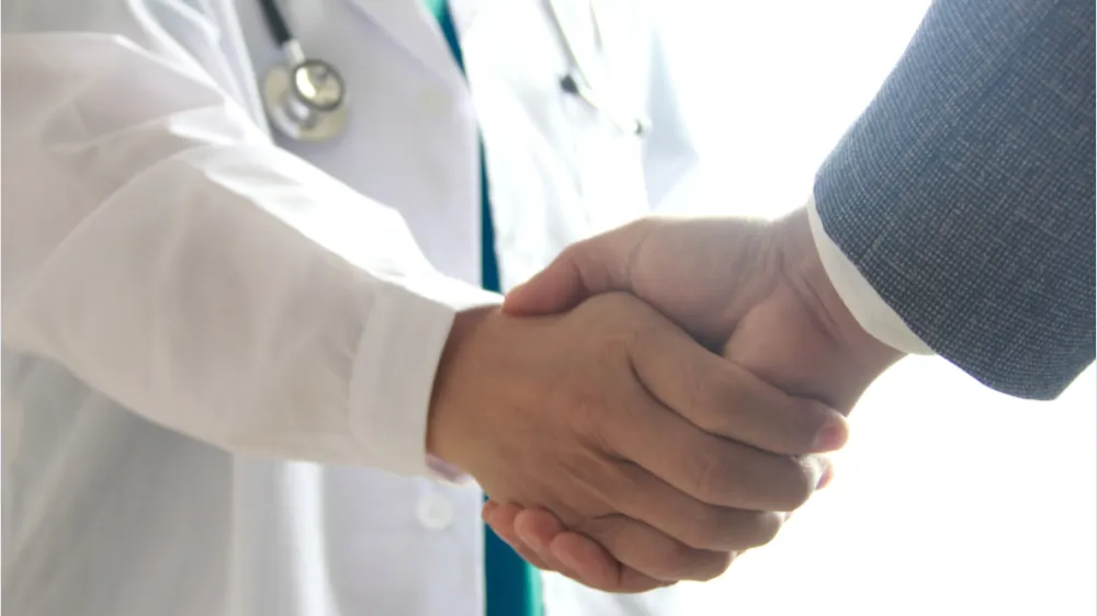 Marburger Bund erzielt Tarifeinigung für Ärztinnen und Ärzte an Unikliniken 